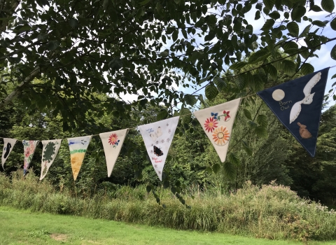 Wildlife bunting